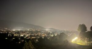 Luci pubbliche spente per risparmiare, dalla Cascata Monumentale di Santa Maria di Leuca a Milano, ma sono solo palliativi